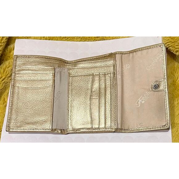 FOSSIL Genuine Leather Trifold Womens Wallet Credit Card Snap Yellow Vtg Classic - Picture 3 of 11